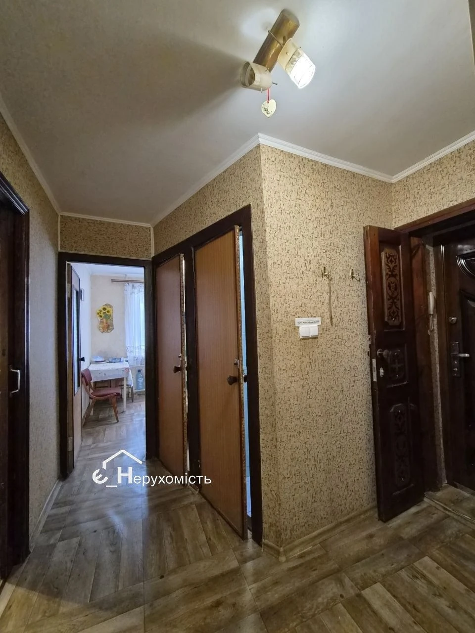 Продається 3-кімнатна квартира, Паркова вулиця.