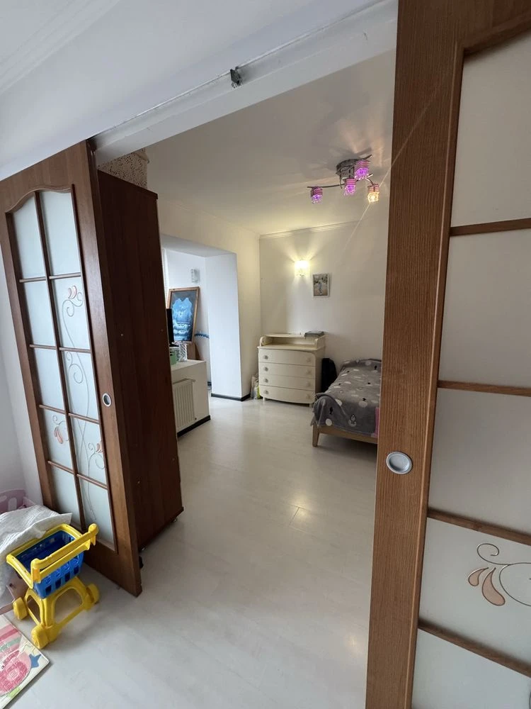 В продажі 2-кімнатна квартира в районі 33 м²
