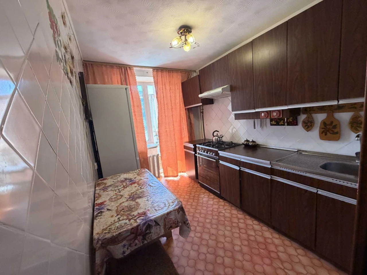 3-х кімнатна квартира на середньому поверсі у м.Чорноморськ