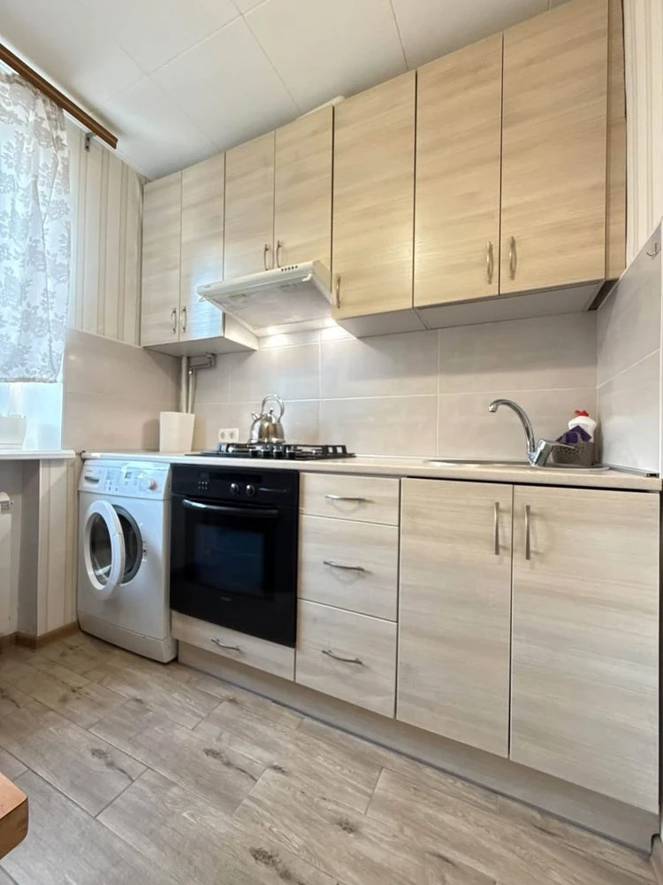 Гостинка 30 м² с ремонтом! Заходите и живете, г. Черноморск