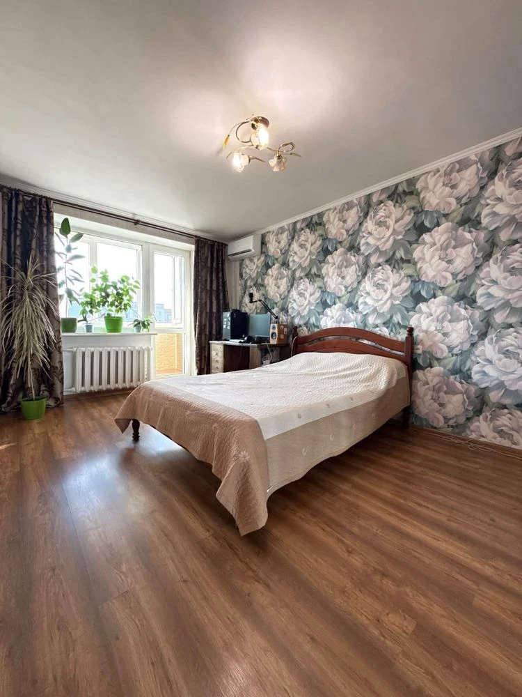 Гостинка 30 м² с ремонтом! Заходите и живете, г. Черноморск