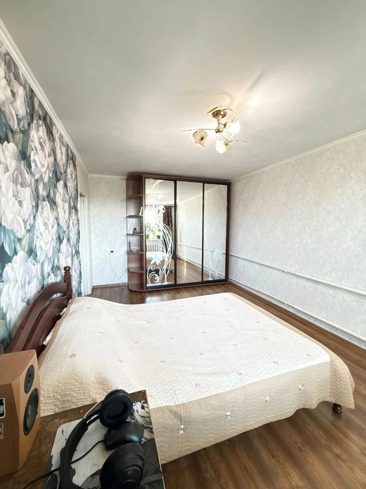 Гостинка 30 м² с ремонтом! Заходите и живете, г. Черноморск