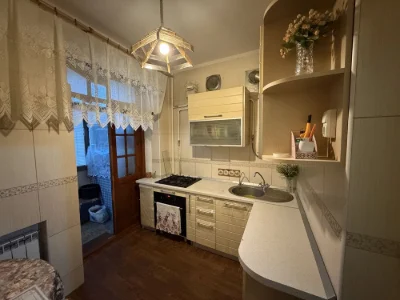 Продам 3-кімнатну квартиру в будинку «сталінка»