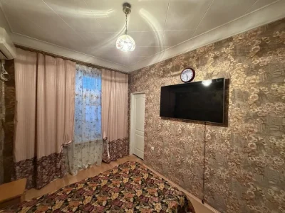 Продам 3-кімнатну квартиру в будинку «сталінка»
