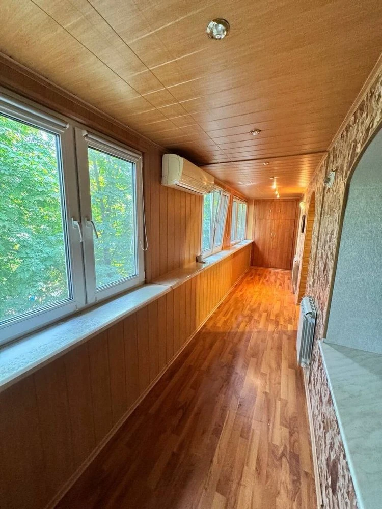 Двухкомнатная квартира, Парковая улица
