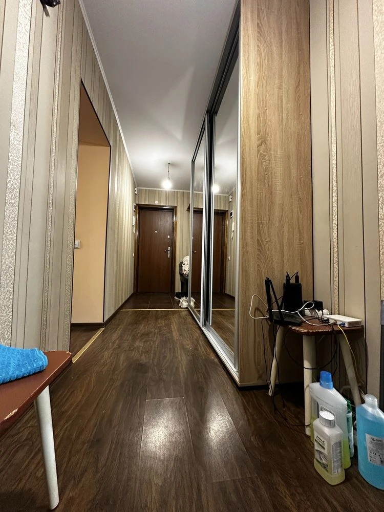 Продаж 2 кімнатноі квартири з косметичним ремонтом