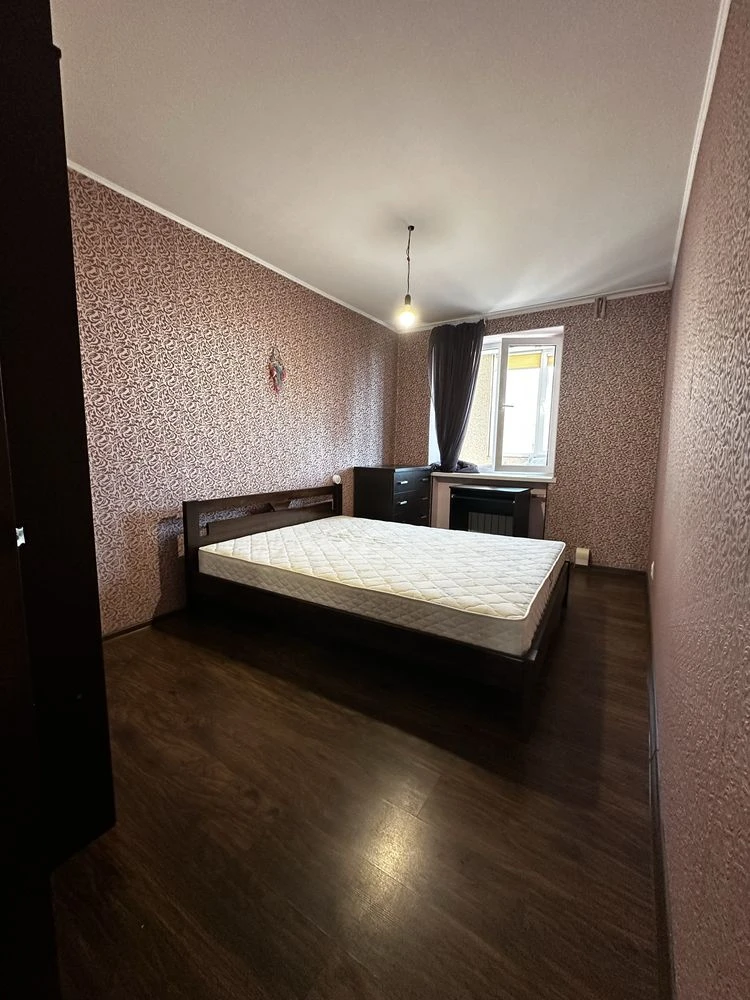 Продаж 2 кімнатноі квартири з косметичним ремонтом
