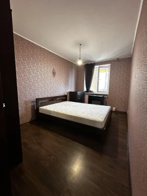 Продаж 2 кімнатноі квартири з косметичним ремонтом