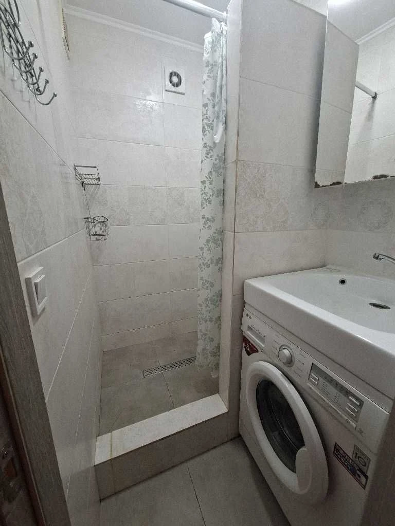 Продам 2- кімнатну квартиру біля моря !