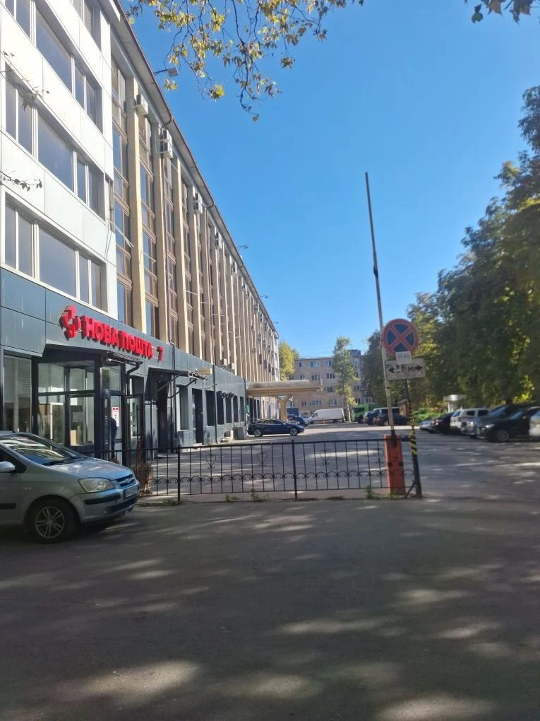 Продаж 2-кімнатна квартира, під ремонт, 1/5, центр, можна під офіс, 37 тисяч доларів