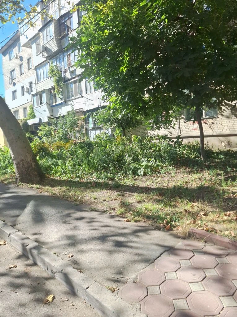 Продаж 2-кімнатна квартира, під ремонт, 1/5, центр, можна під офіс, 37 тисяч доларів