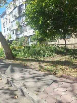 Продаж 2-кімнатна квартира, під ремонт, 1/5, центр, можна під офіс, 37 тисяч доларів