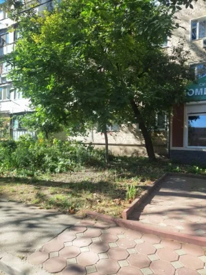 Продаж 2-кімнатна квартира, під ремонт, 1/5, центр, можна під офіс, 37 тисяч доларів