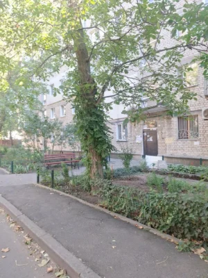 Продаж 2-кімнатна квартира, під ремонт, 1/5, центр, можна під офіс, 37 тисяч доларів