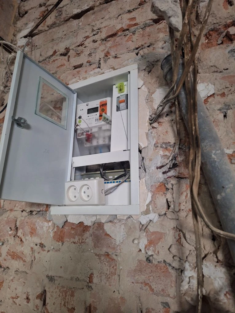 Продаж 2-кімнатна квартира, під ремонт, 1/5, центр, можна під офіс, 37 тисяч доларів