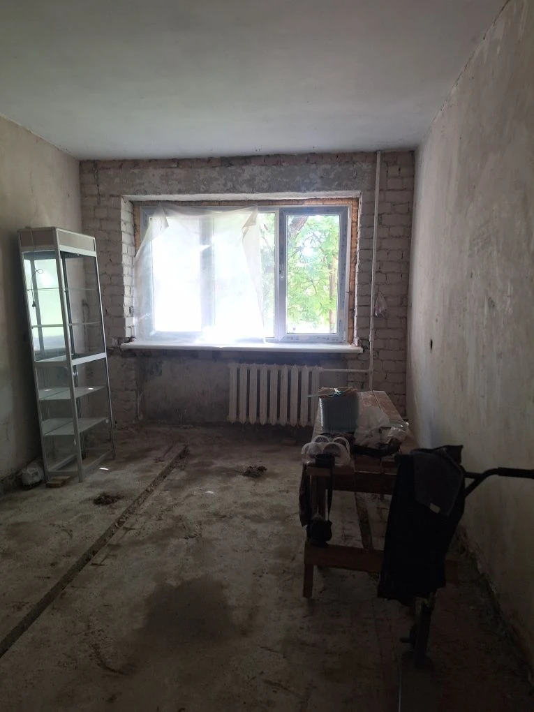 Продаж 2-кімнатна квартира, під ремонт, 1/5, центр, можна під офіс, 37 тисяч доларів