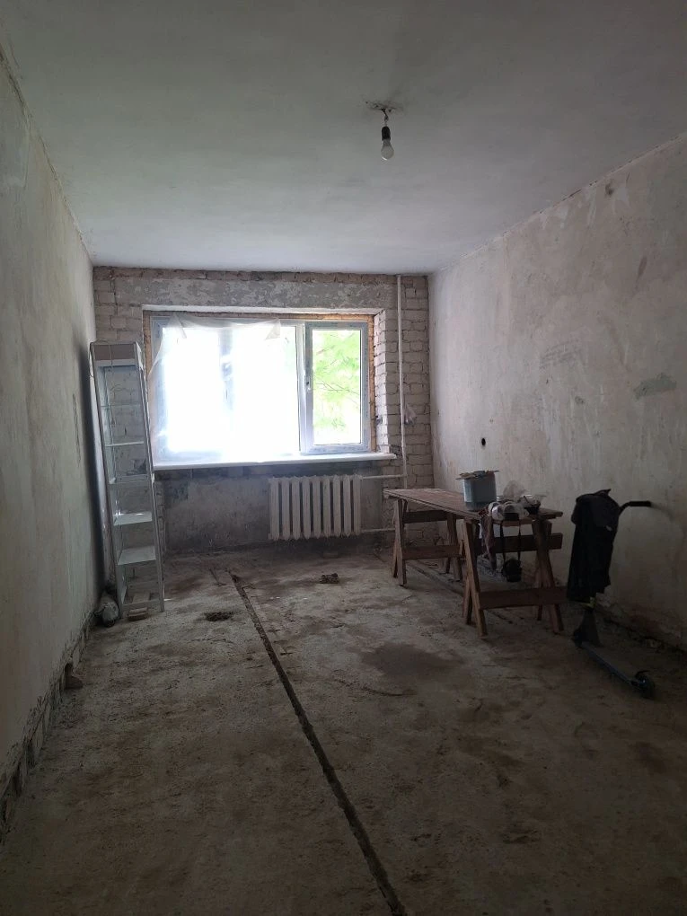 Продаж 2-кімнатна квартира, під ремонт, 1/5, центр, можна під офіс, 37 тисяч доларів