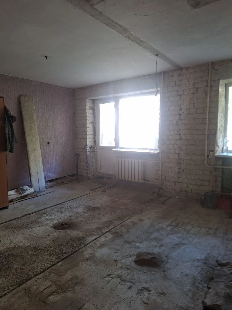 Продаж 2-кімнатна квартира, під ремонт, 1/5, центр, можна під офіс, 37 тисяч доларів