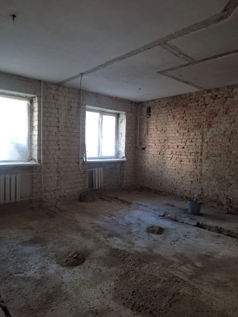 Продаж 2-кімнатна квартира, під ремонт, 1/5, центр, можна під офіс, 37 тисяч доларів
