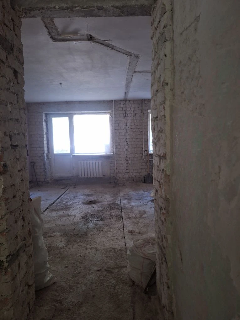 Продаж 2-кімнатна квартира, під ремонт, 1/5, центр, можна під офіс, 37 тисяч доларів