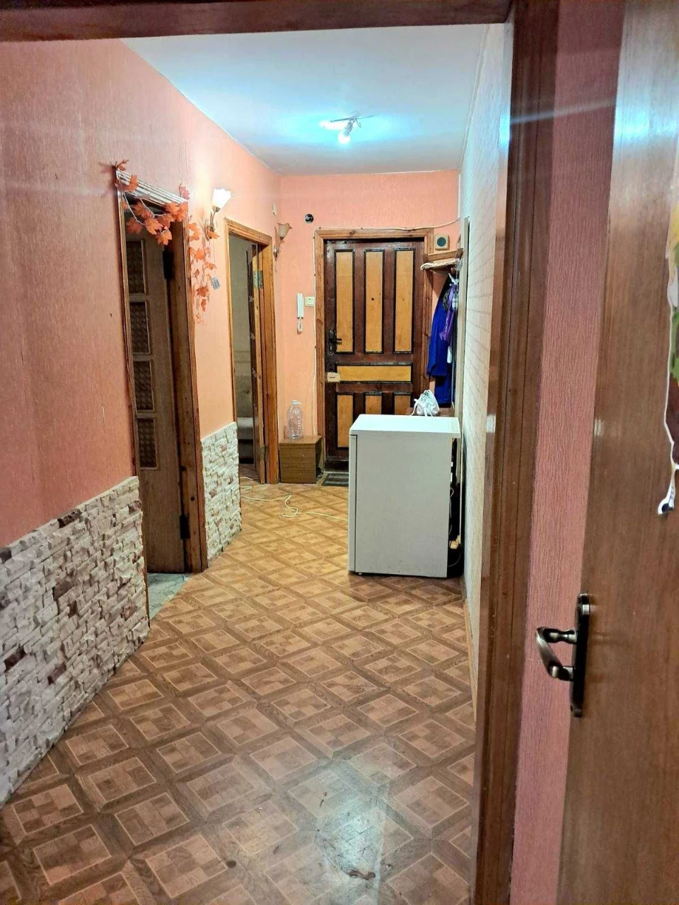 Продам 3х.ком в топ районе, низкий этаж