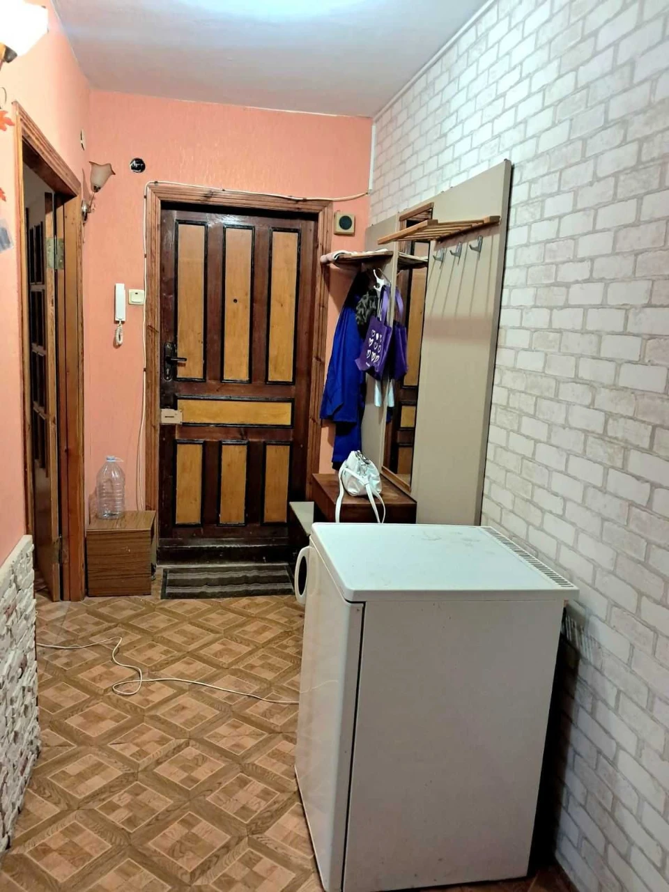 Продам 3х.ком в топ районе, низкий этаж