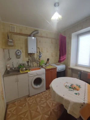 Продаж 1 кімнатної квартири на 2 поверсі