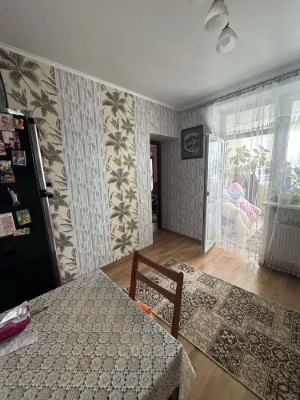 Продається 2-кімнатна квартира, вул. Парусна