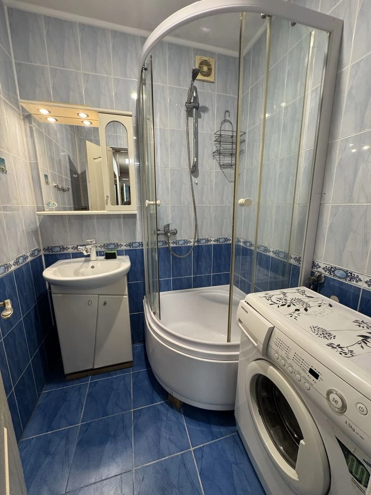 Продаж 2-кімнатній квартири, проспект Миру 39, район Комфі, Б