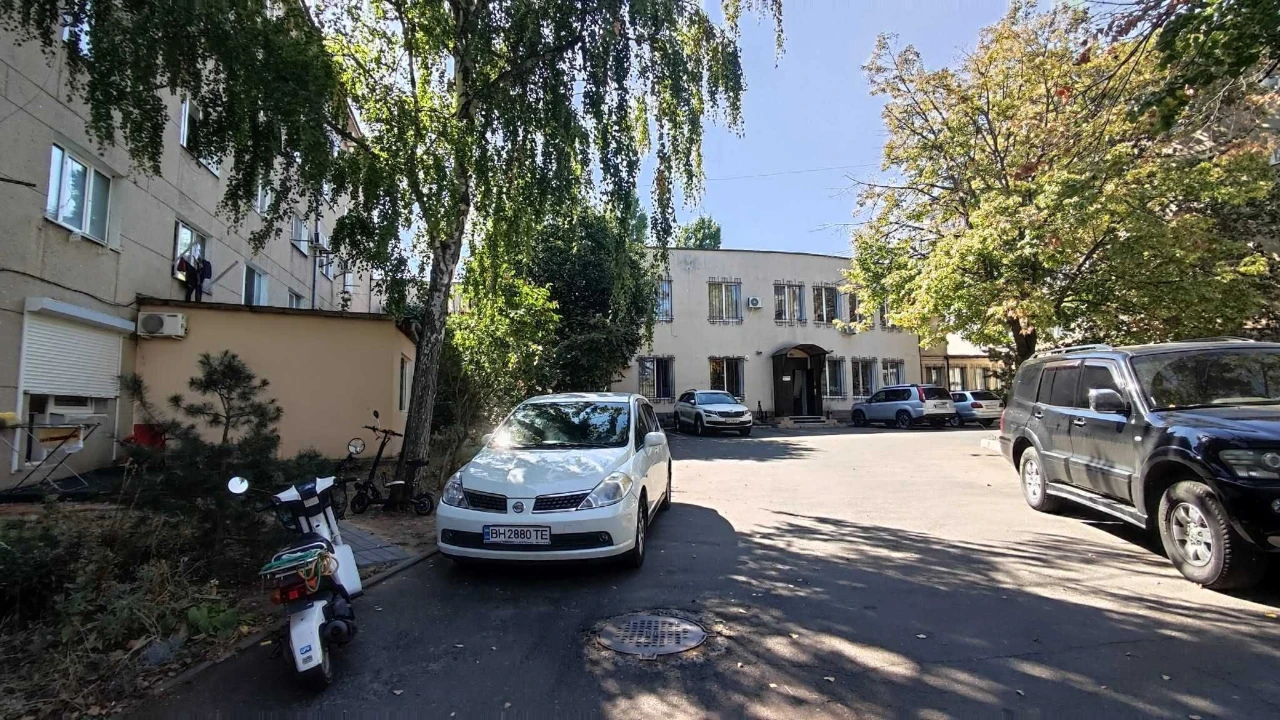 малосімейка з окремим входом