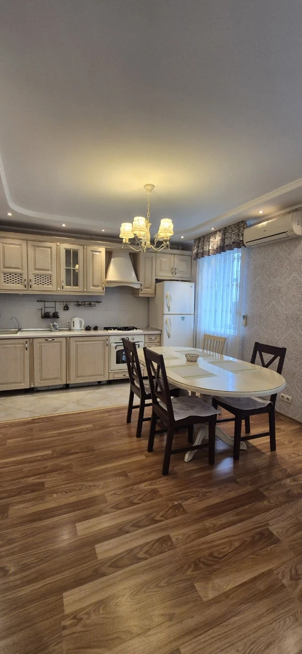 Продам 3-х комнатную, ул.Парковая,70м2, 3 этаж, газ