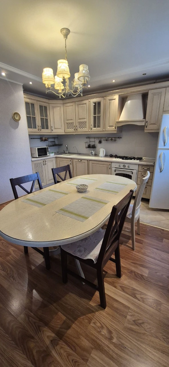 Продам 3-х комнатную, ул.Парковая,70м2, 3 этаж, газ