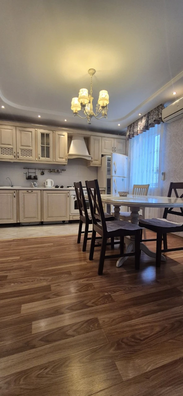 Продам 3-х комнатную, ул.Парковая,70м2, 3 этаж, газ