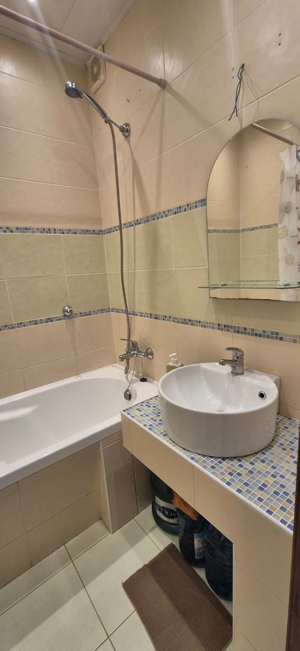 Продам 3-х комнатную, ул.Парковая,70м2, 3 этаж, газ