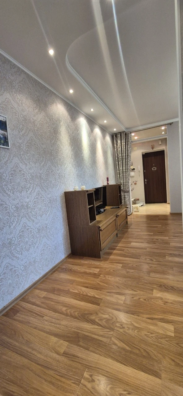 Продам 3-х комнатную, ул.Парковая,70м2, 3 этаж, газ