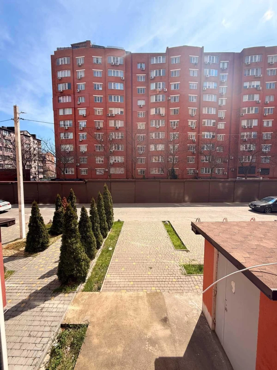 Продам 1 комнатную с кухней студией в Монолите