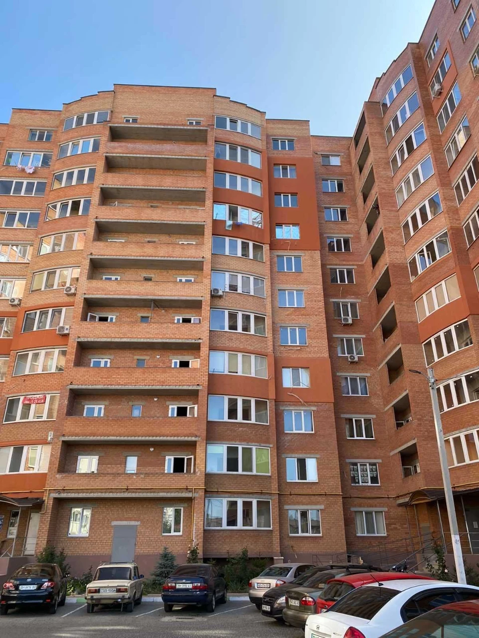 Продам 1 комнатную с кухней студией в Монолите