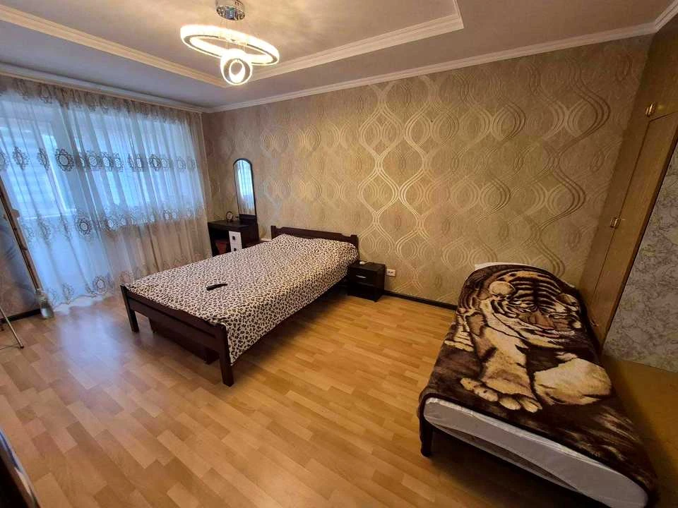 Квартира. Чорноморськ, просп. Миру (Леніна)