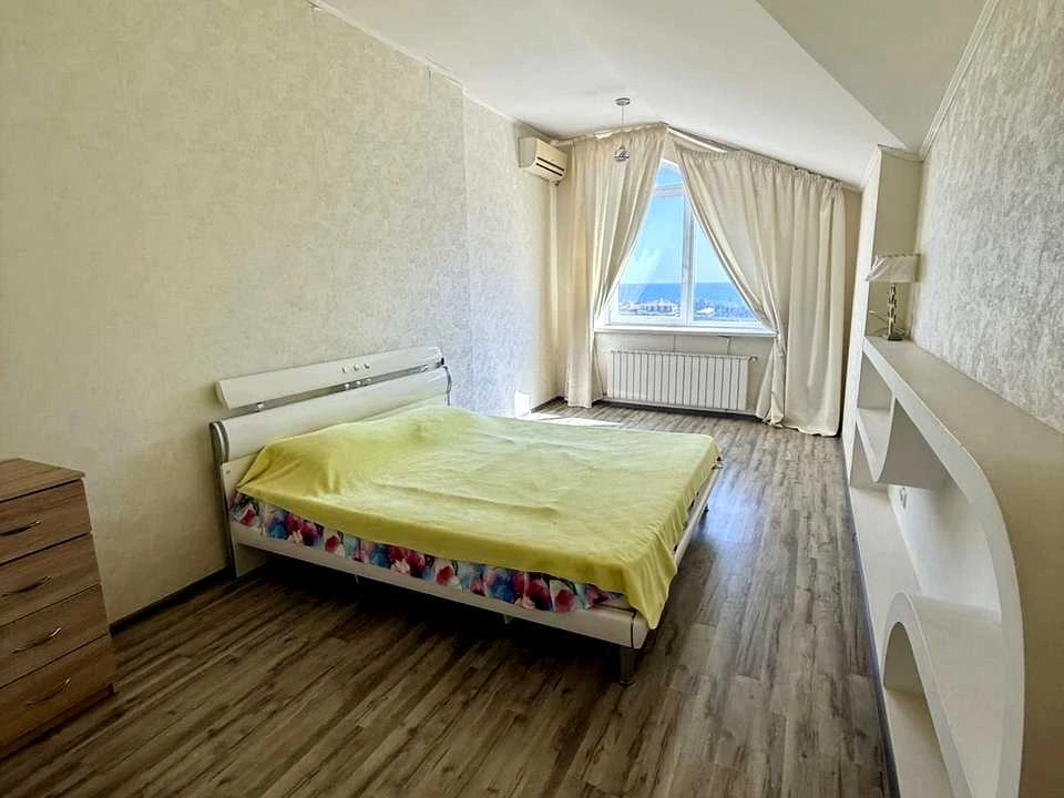 Квартира. Чорноморськ, Захисників України вул. (1-го Травня)