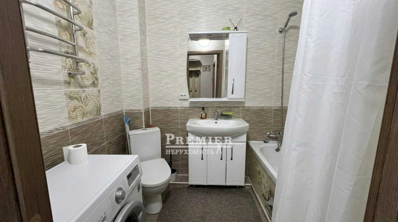 Продаж 1-кімн. квартири 38 м²,