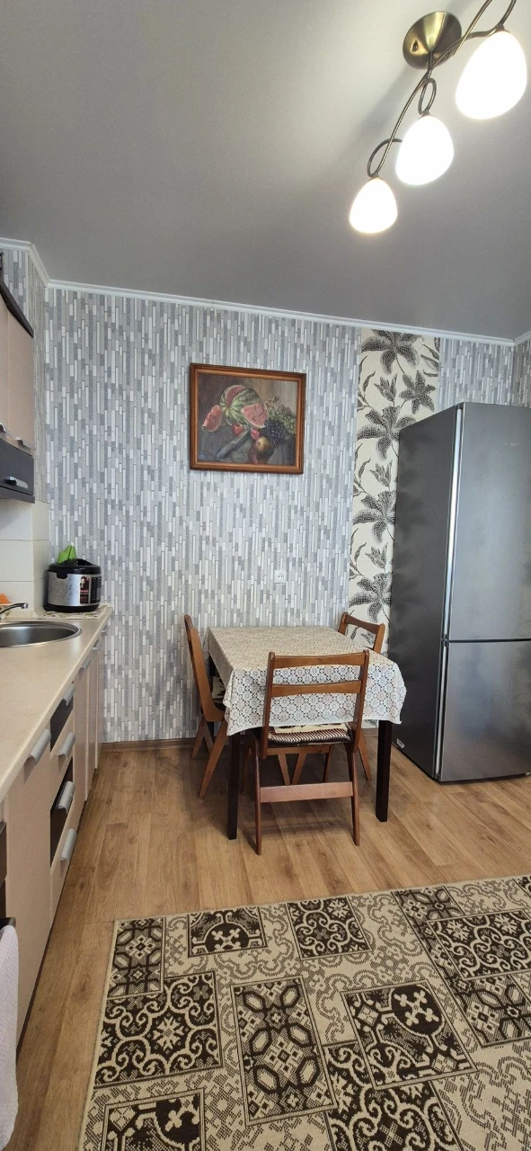 Продается 2-комнатная квартира в Чорноморске, с мебелью и отоплением
