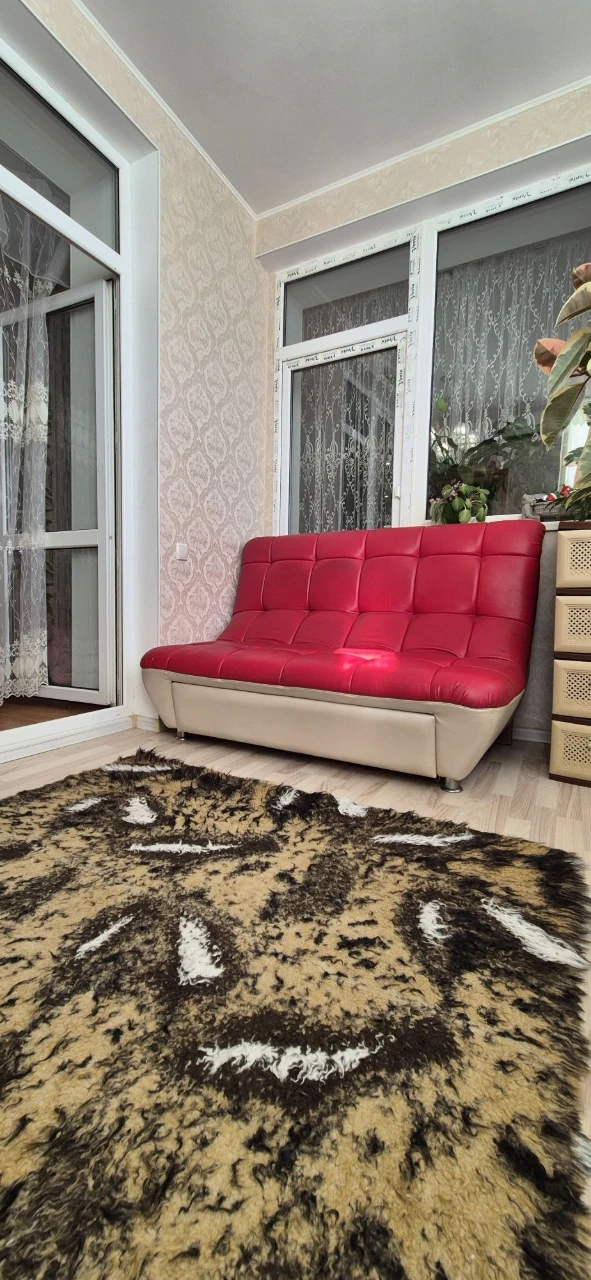 Продается 2-комнатная квартира в Чорноморске, с мебелью и отоплением