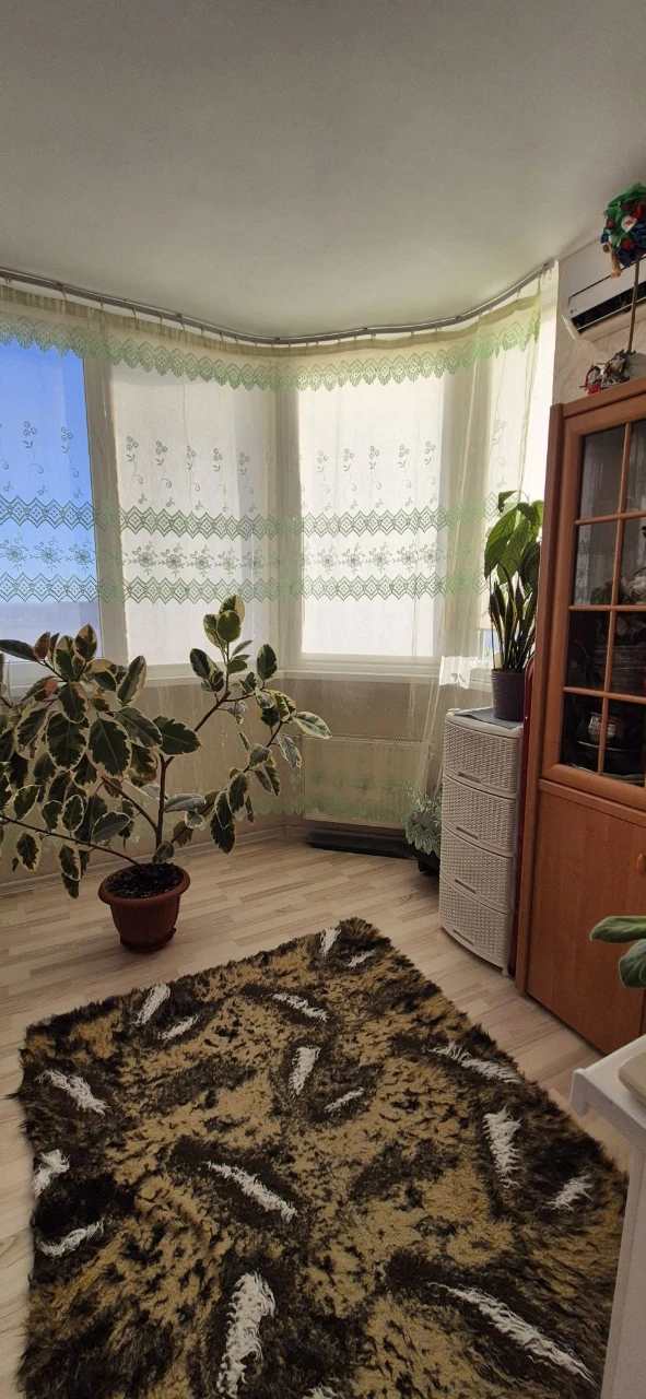 Продается 2-комнатная квартира в Чорноморске, с мебелью и отоплением