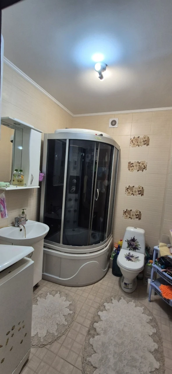 Продается 2-комнатная квартира в Чорноморске, с мебелью и отоплением