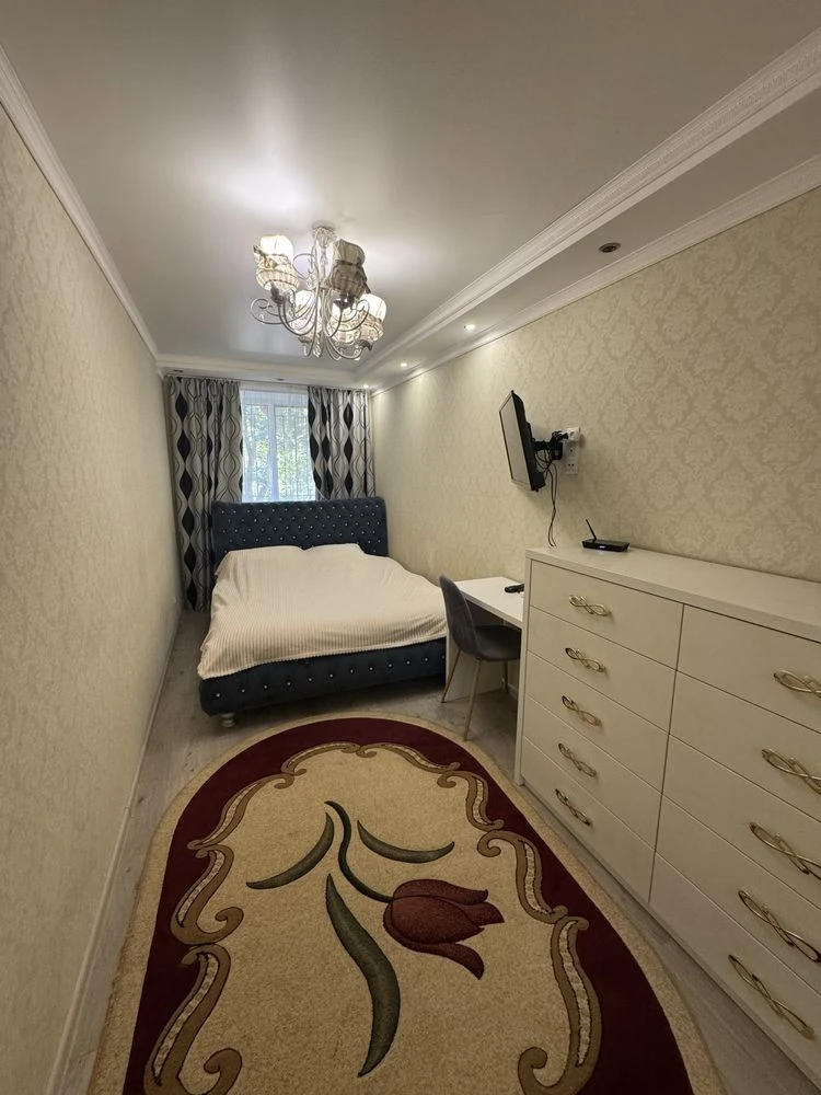 Продається 4-кімнатна квартира, перепланована в 2 окремі