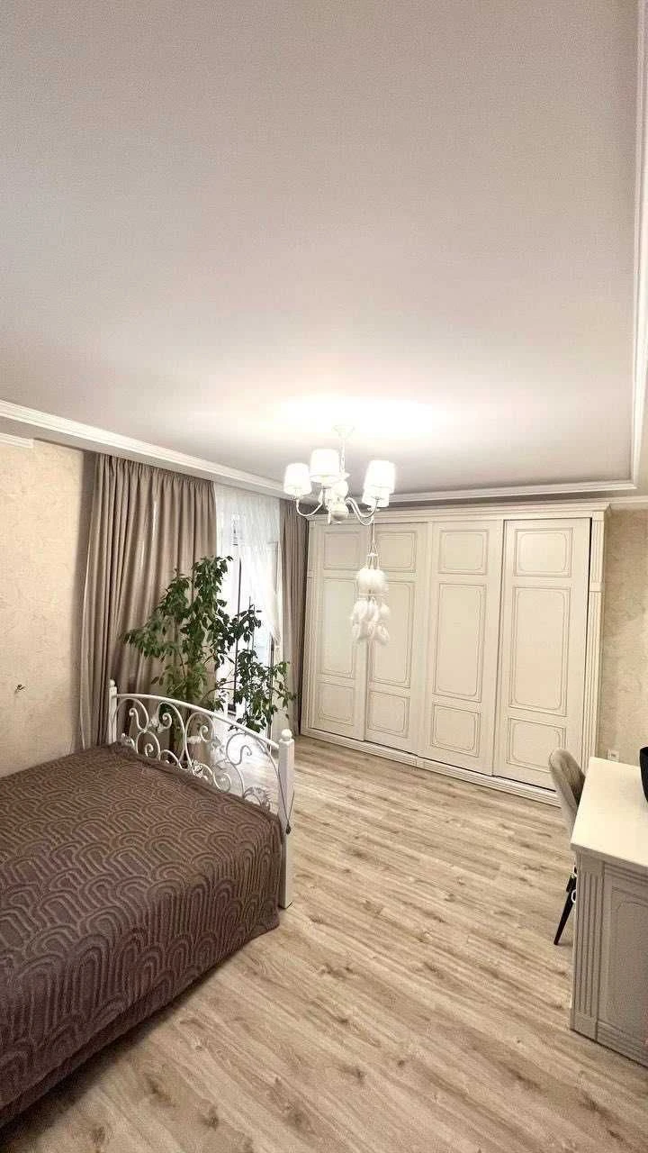 Продаж 2-кімнатної квартири з гарним ремонтом. Чорноморськ
