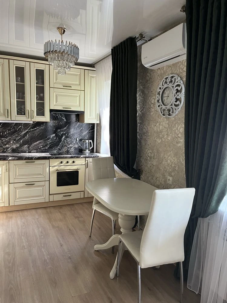 Продам свою квартиру біля моря