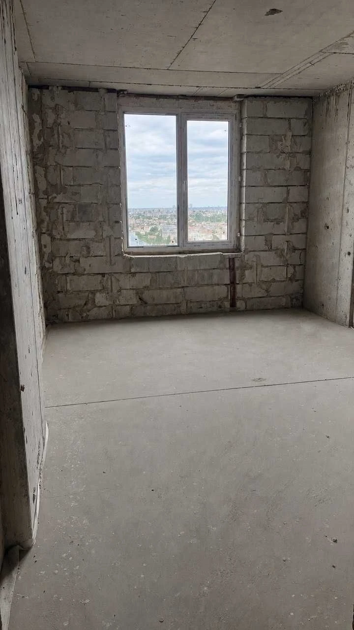 Продам свою  3 кімнатну квартиру від забудовника