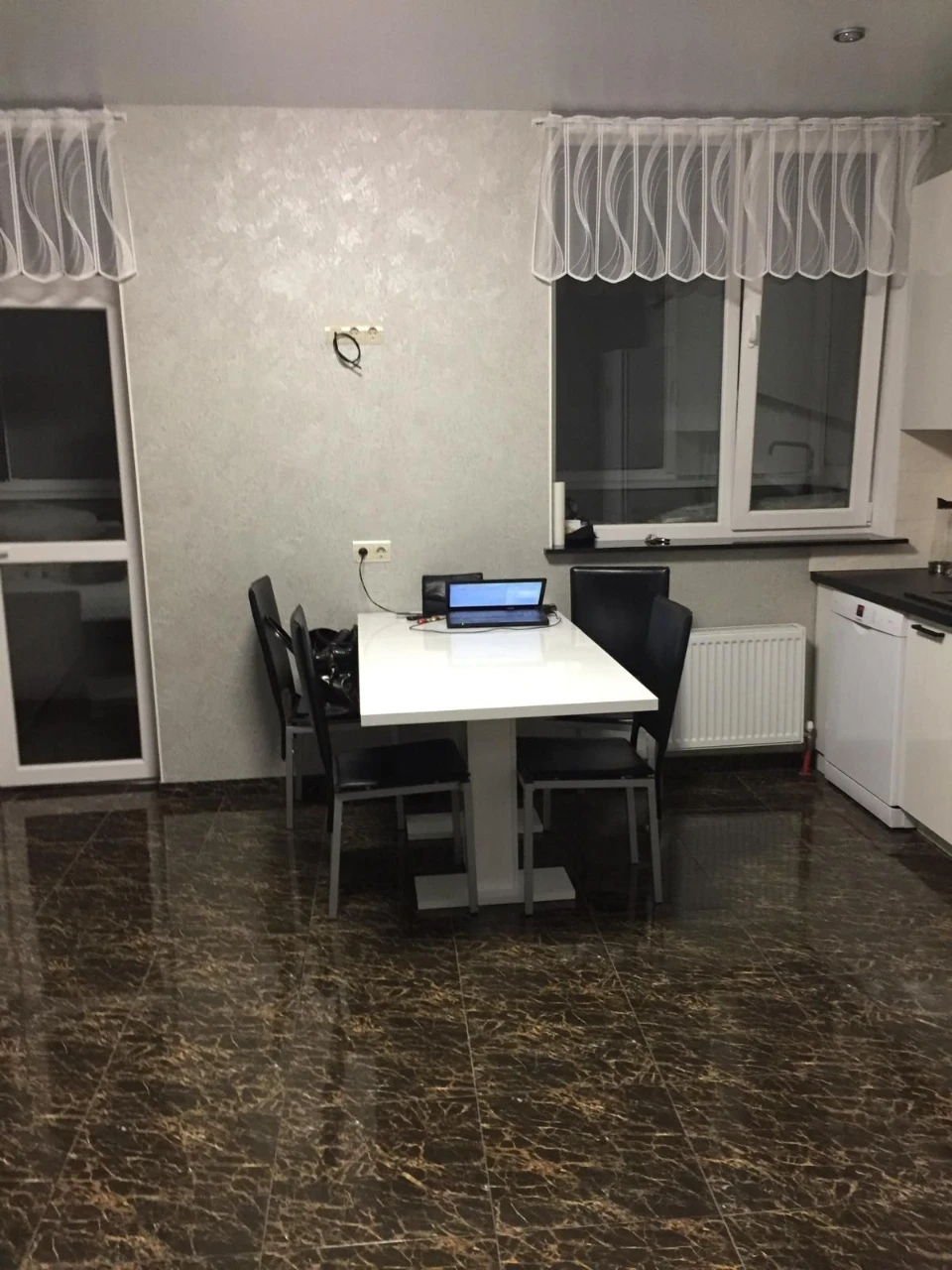 Продається 1-кімнатна квартира на Ц.Бульварі, 2 поверх/10