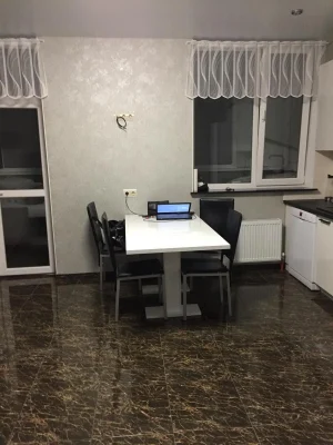 Продається 1-кімнатна квартира на Ц.Бульварі, 2 поверх/10
